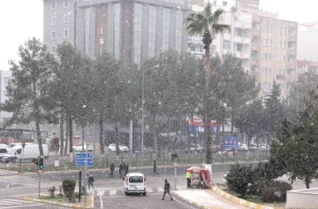 Adıyaman’a mevsimin ilk karı yağdı
