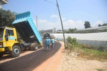 Akdam Mahallesine 2 kilometre asfalt serildi
