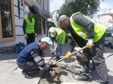 Ardahan’da yol ve kaldırımlarda çalışmalar hızlandı
