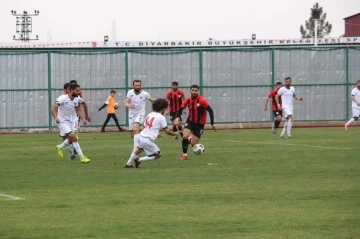 Bağlar Belediyespor futbolda geleceğin yıldızlarını arıyor
