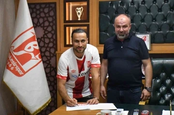 Balıkesirspor Kaptan Atilla ve İbrahim Halil Çolak ile sözleşme yeniledi
