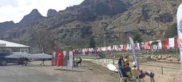 Barhal Çayı’nda son kez düzenlenen kano yarışları nefes kesti
