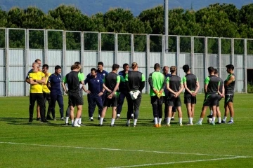 Bursaspor’un antrenmanına 10 genç isim çıktı
