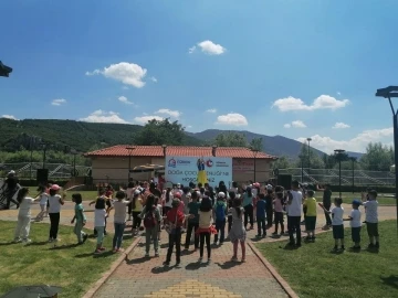 Doğa Çocuk Şenliğinde çocuklar gönüllerince eğlendiler
