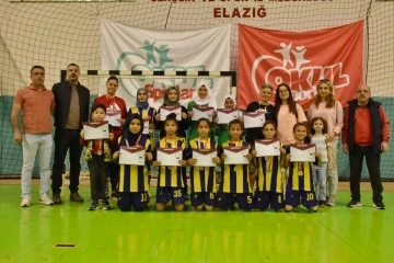 Futsalda yarı final bileti alan takımlar belli oldu
