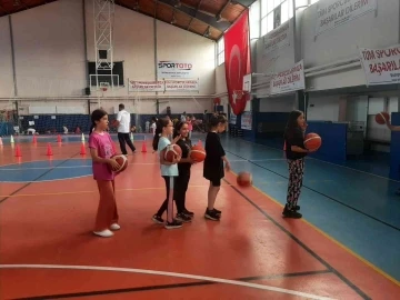 Gediz’de yaz spor okulları başladı
