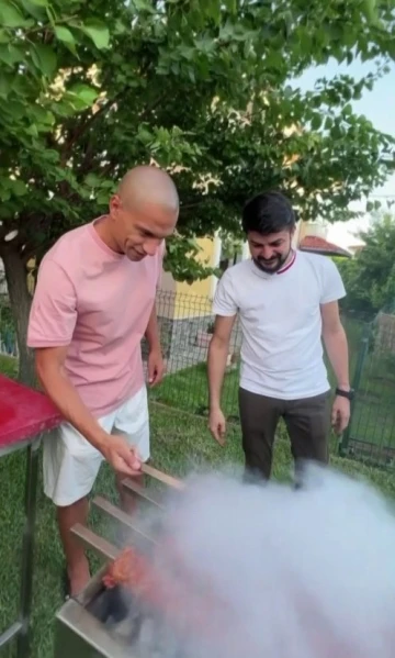 Gökhan İnler’e doğum gününde boru kebap sürprizi
