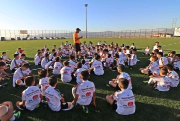 Honaz’da yaz futbol okulunda çalışmalar başladı
