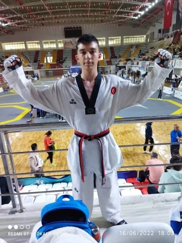 İkinci kez kez Türkiye Taekwondo Şampiyonası’nda birinci oldu
