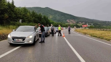 İzinsiz yürüyüş için gelenlerin geçişine müsaade edilmiyor
