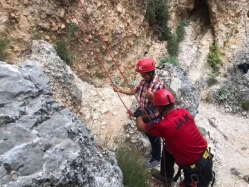 Jandarmadan öğretmen ve öğrencilere dağcılık eğitimi
