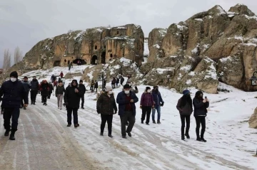 Karavan tutkunları Frig Vadisi’ni gezdi
