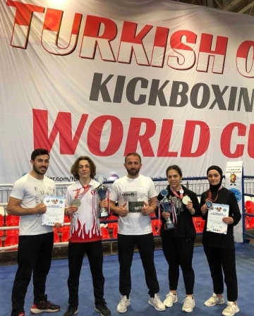 Kick Boks’ta 3 madalya
