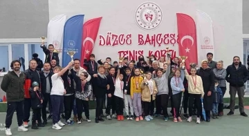 Küçükler tenis müsabakaları sona erdi
