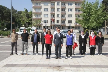 Kula’da 19 Mayıs kutlamaları çelenk sunumu ile başladı
