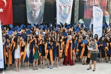 Marmaris Sağlık Hizmetleri Meslek Yüksekokulunda mezuniyet töreni
