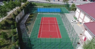 Pursaklar tenis için hazır
