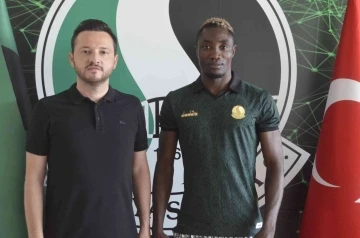 Sakaryaspor, Patrick Banza ile sözleşme imzaladı
