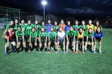 Şampiyon Horozkentspor, Fransa yolcusu
