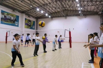 Şanlıurfa’da Ramazan ayında voleybola yoğun ilgi
