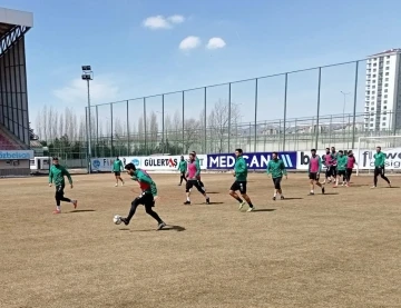 Sivas Belediyespor, İnegölspor maçının taktiğini çalıştı
