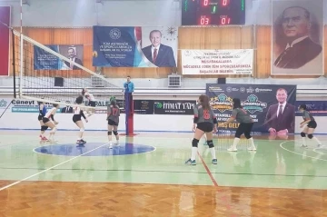 Süleymanpaşa’nın kızları voleybolda da yükseliyor
