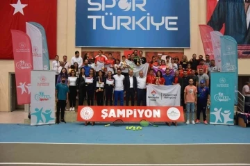 Tenis Yıldızlar Türkiye Birinciliği müsabakaları sona erdi
