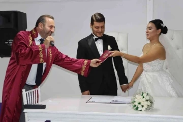 Yabancılar da nikah için Yalova’yı tercih etti
